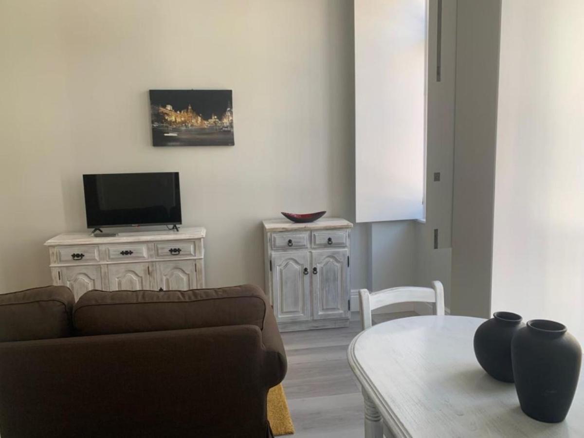 Art'S District Sunrise Apartment Порто Екстериор снимка