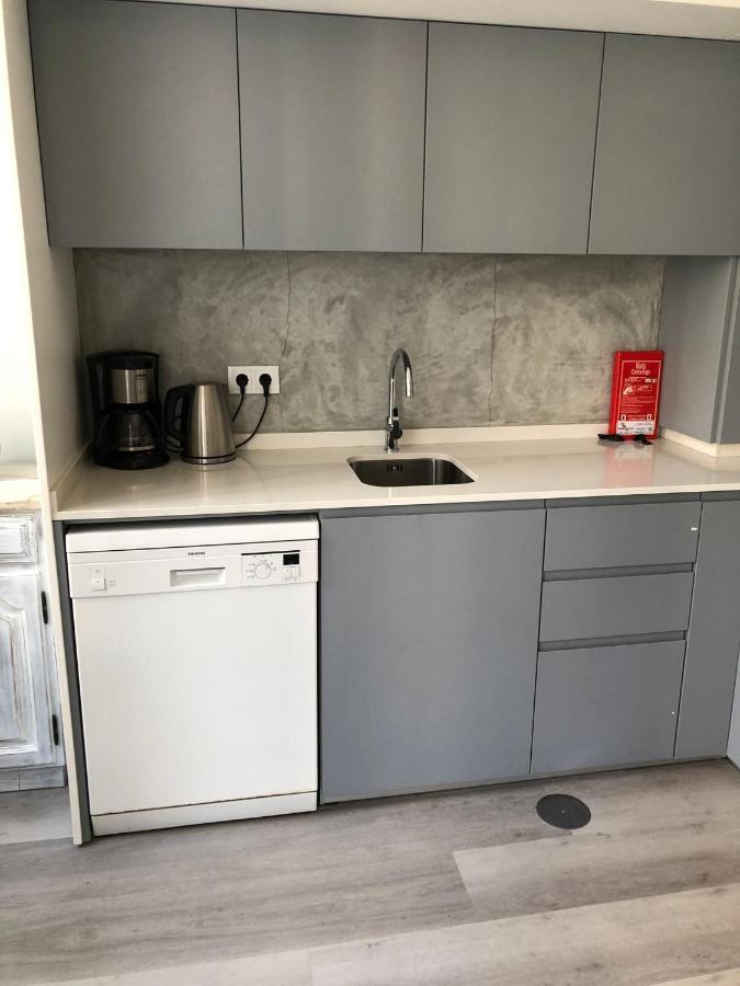Art'S District Sunrise Apartment Порто Екстериор снимка